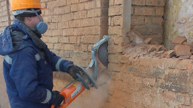 Алмазная резка кирпича