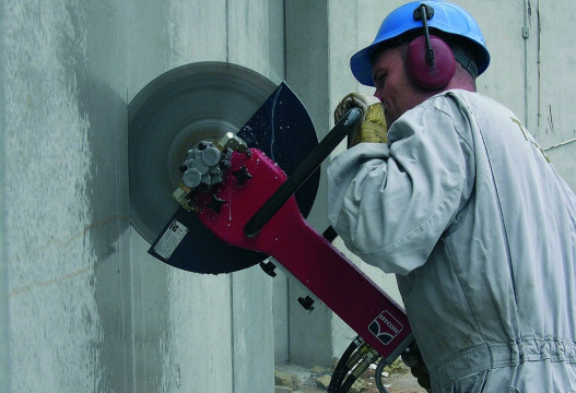 Алмазная резка стен без пыли